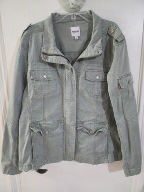 Like New Kensie Light Sage Lightweight Denim Jacket with Front Pockets. Size XL